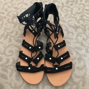 DV by Dolce Vita Black gladiator sandals size 7.5